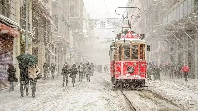 Meteoroloji'den kritik uyarı: Türkiye'yi bekleyen hava olayları ve İstanbul'a kar ne zaman yağacak?