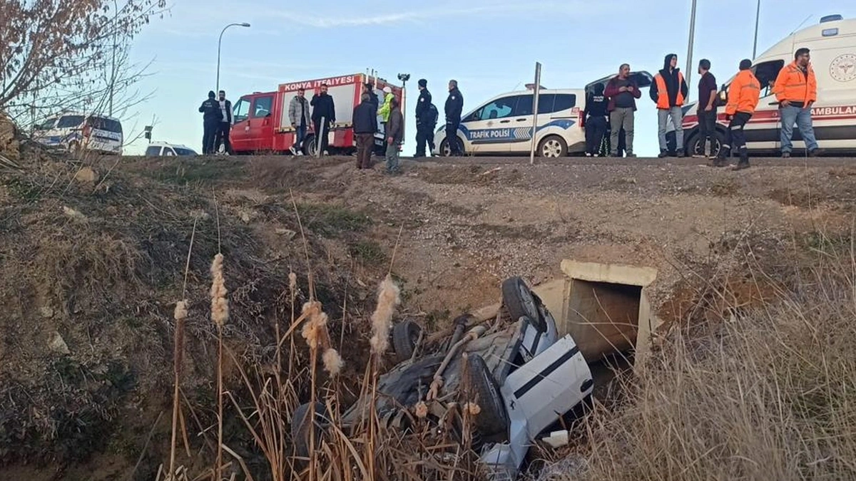 Konya'da feci kaza: Otomobil sulama kanalına devrildi, 3 yaralı