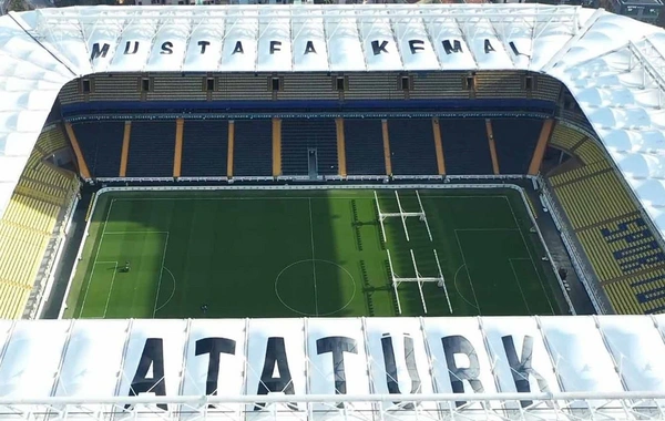 "Şükrü Saracoğlu" stadionunun dam örtüyünün üzərinə Atatürkün adı həkk olunub