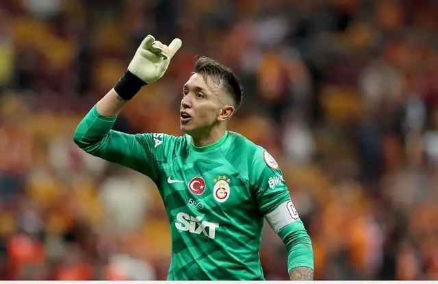 Fernando Muslera, Galatasaray'la ilgili kararını verdi