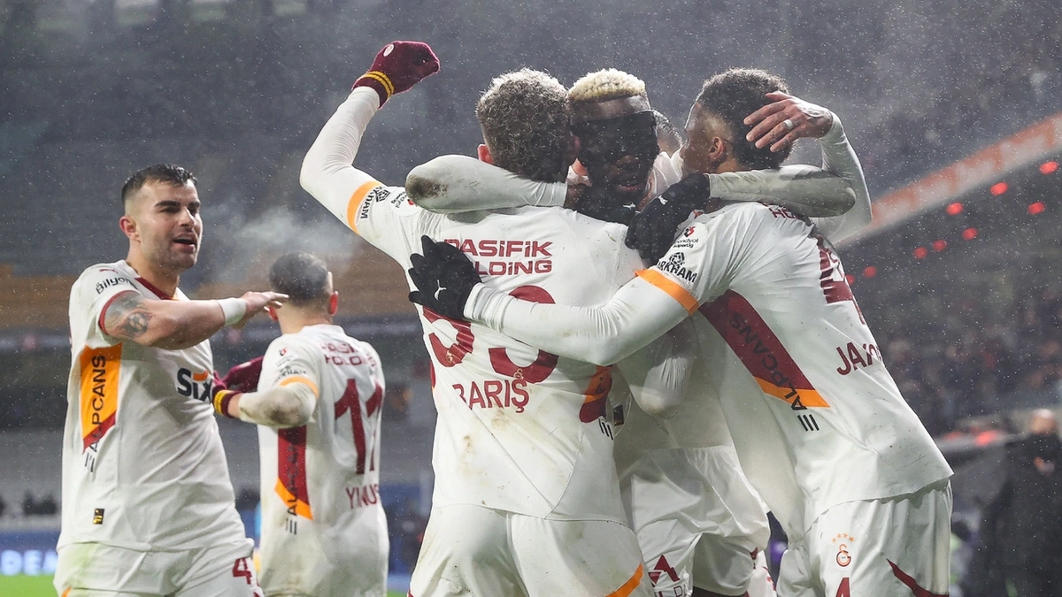 Türkiyə Superliqası: "Qalatasaray" liderliyini qorudu