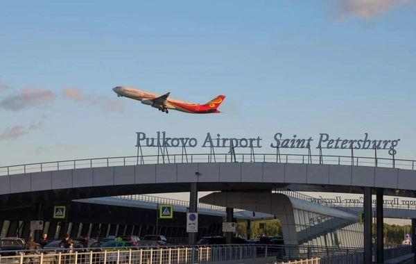 Pulkovo Havalimanı uçak alımlarına ve kalkışlarına yeniden başladı