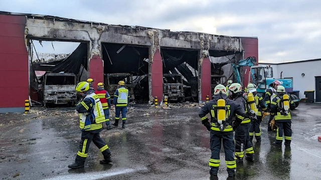 СМИ: Новая пожарная часть сгорела в Германии