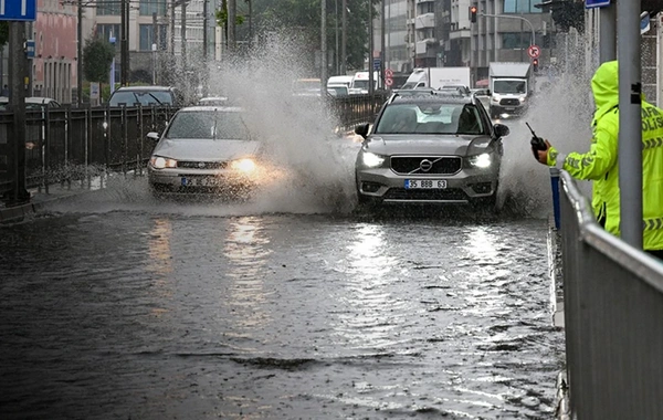 Meteoroloji'den kritik uyarı: İzmir sel tehlikesiyle karşı karşıya