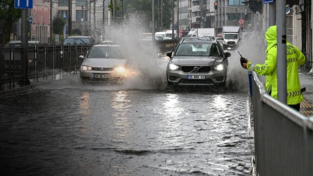 Meteoroloji'den kritik uyarı: İzmir sel tehlikesiyle karşı karşıya