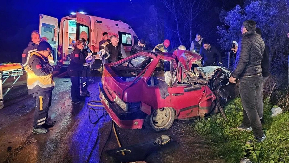 Bursa'da tır-otomobil çarpışması: 1 kişi hayatını kaybetti, 3 yaralı var