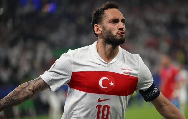 Hakan Çalhanoğlu'ndan kötü haber: İyileşme süreci uzuyor