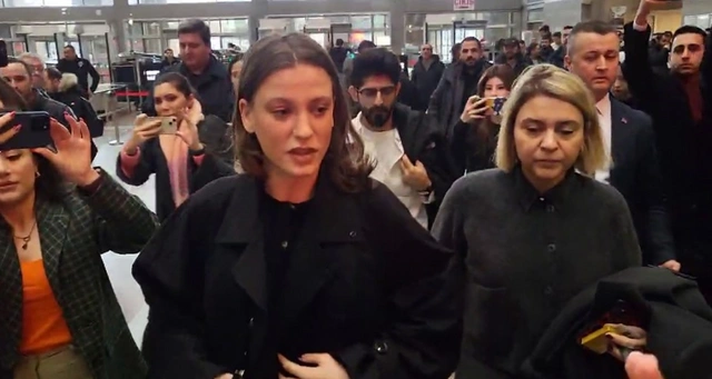 Serenay Sarıkaya, menajer Ayşe Barım hakkındaki soruşturma için adliyede