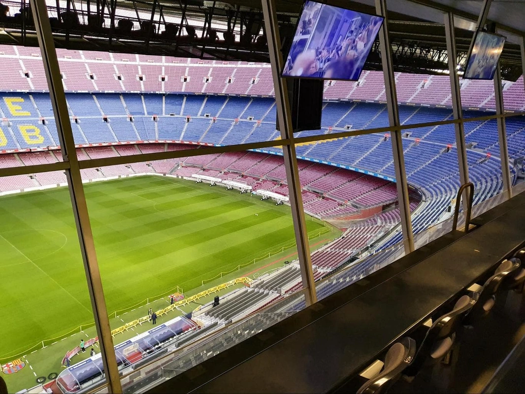 Barcelona'dan dev yatırım: Camp Nou VIP koltukları 30 yıllığına satıldı