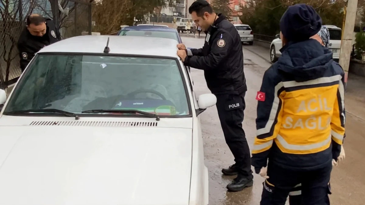 Kadınları kullanarak iş adamlarını dolandıran çete yakalandı