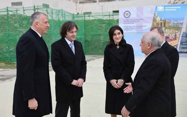 Azərbaycan və Gürcüstanın baş nazirləri Bakıda inşa ediləcək yeni səfirlik binasının ərazisində