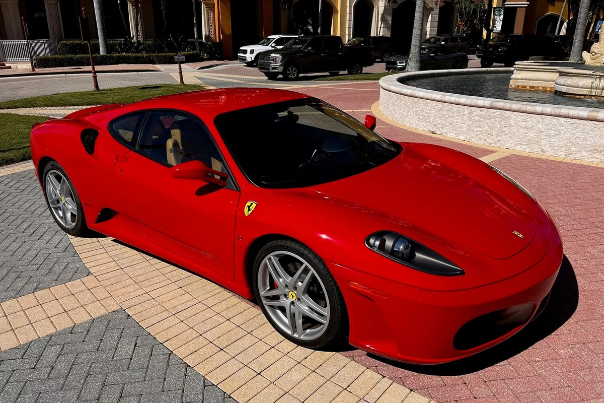 Trump'ın Ferrari F430 otomobili açık artırmaya çıkarılacak