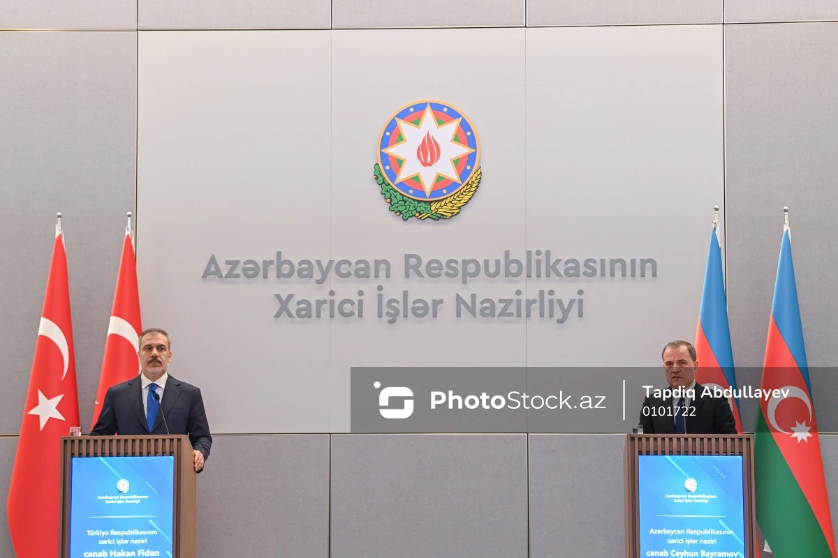 Hakan Fidan ve Ceyhun Bayramov basına ortak açıklama yapıyorlar