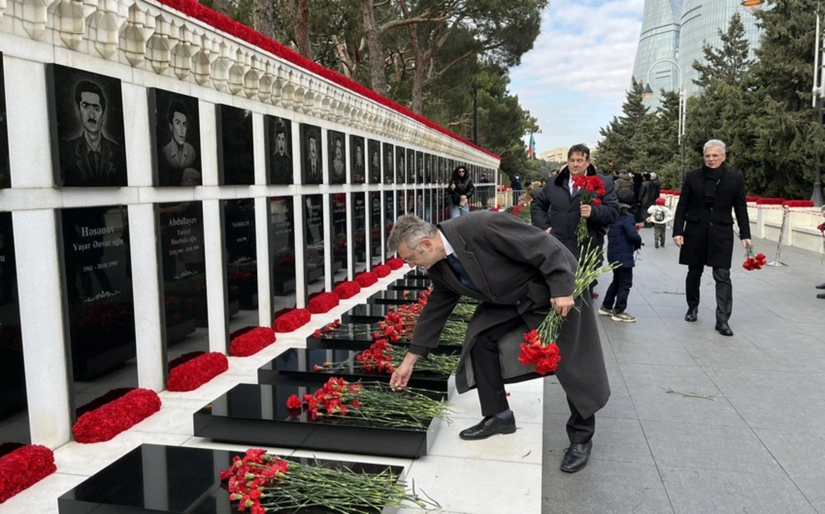 Almanya Büyükelçisi 20 Ocak katliamı kurbanlarını andı