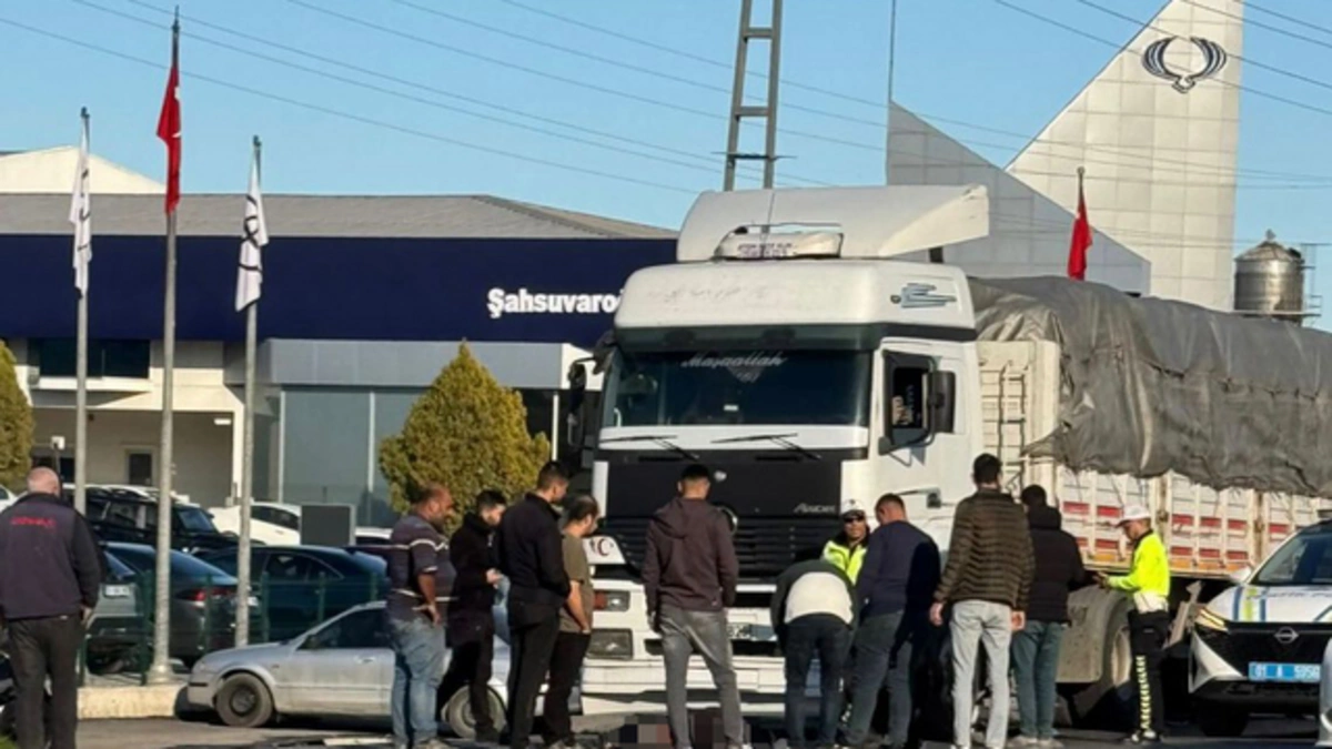 Adana'da feci kaza: Tır ve motosiklet çarpıştı, 1 kişi hayatını kaybetti