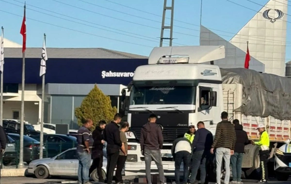 Adana'da feci kaza: Tır ve motosiklet çarpıştı, 1 kişi hayatını kaybetti