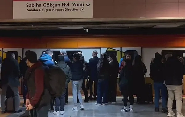 Kadıköy-Sabiha Gökçen metro hattında elektrik krizi: Binlerce yolcu mağdur oldu