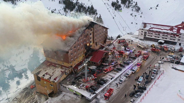 Bolu'daki otel yangınında kahreden açıklama: "Kayıp öğrencilerim var, onları bulamıyorum"