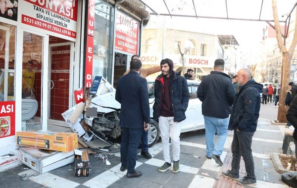 Şanlıurfa'da feci kaza: Baba ve oğlu ölümden döndü