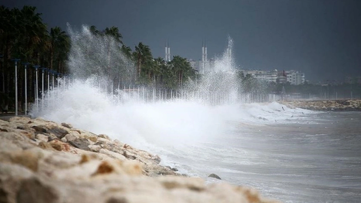 Akdeniz'de fırtına bekleniyor: Meteoroloji'den uyarı