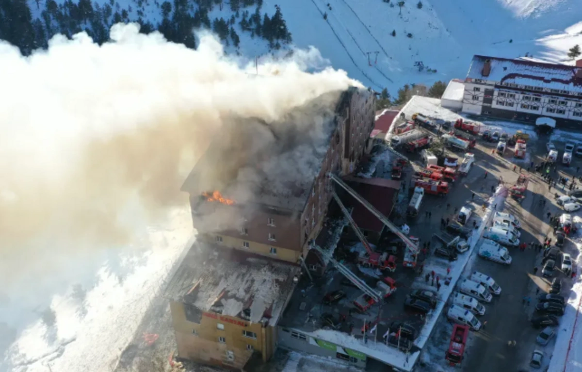 Bolu'da yanan Grand Kartal Otel'in son hali FPV dron kamerası ile görüntülendi