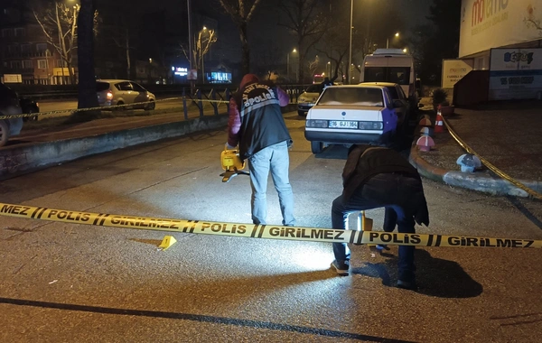 Motosikletli saldırganın kurşun yağmuru: 3 kişi yaralandı, 2'si ağır durumda