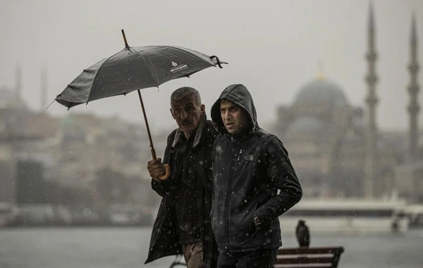 Meteoroloji İstanbul için saat verdi: Kuvvetli sağanak yağış başlıyor