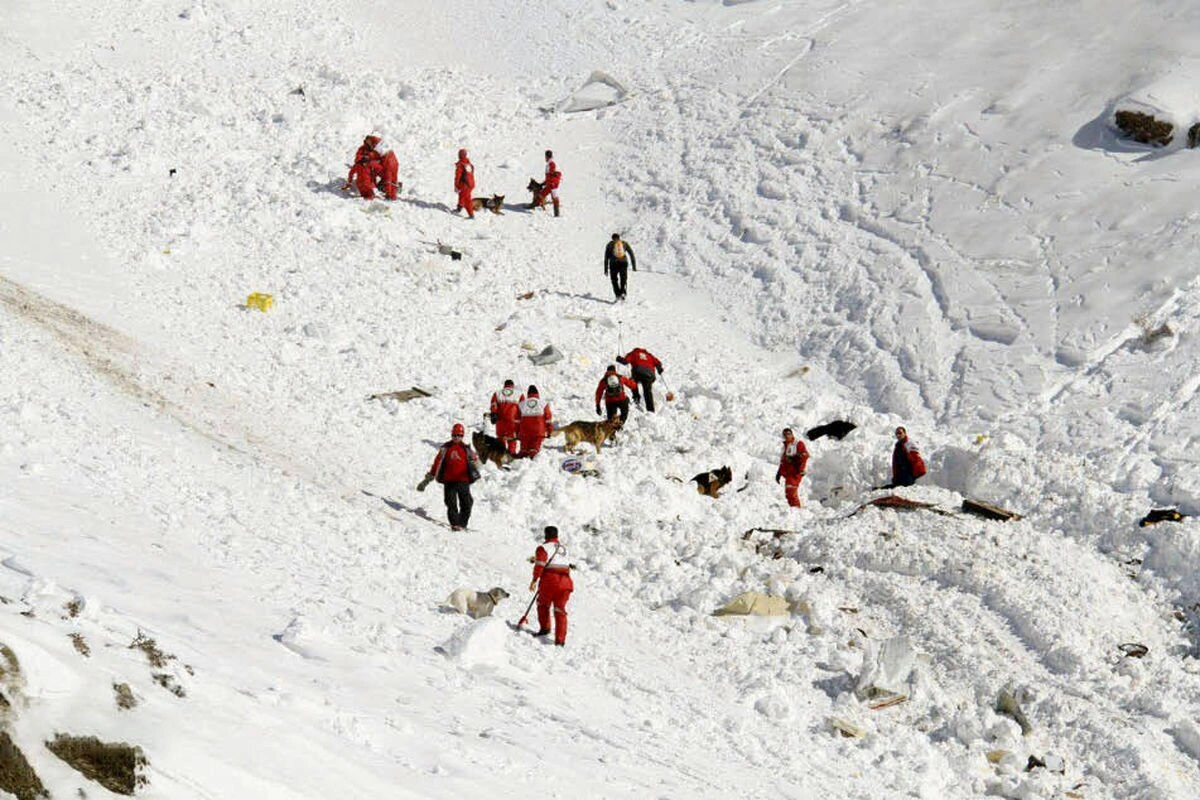 İranda qar uçqunu nəticəsində qadın alpinist həlak olub