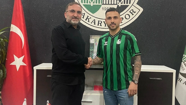 Sakaryaspor'da heyecan yaratan transfer: Burak Çoban