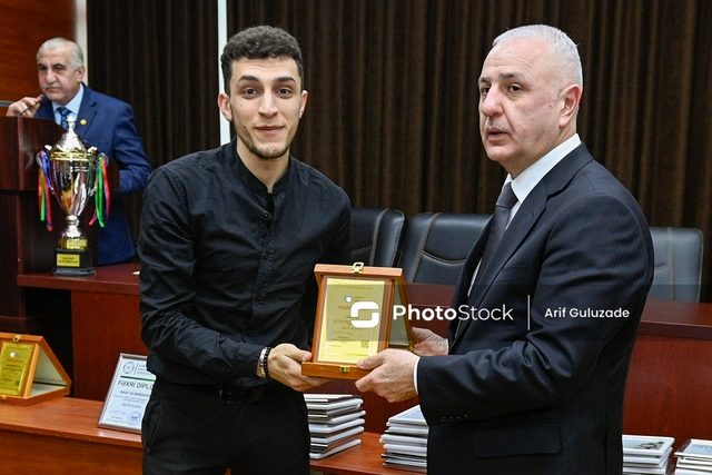 Azərbaycan Karate Federasiyası Oxu.Az saytını mükafatlandırıb