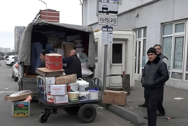 "Keşlə bazarı"ndan köç edən satıcılar NARAZIDIRLAR