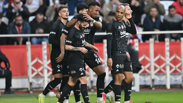 Beşiktaş, Twente'de play-off için sahada: Karşılaşmada ilk 11'ler belli oldu