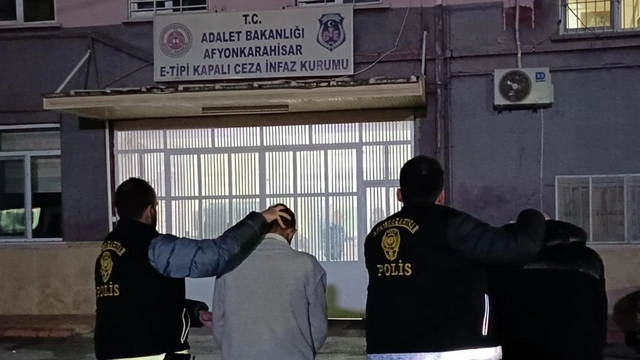 Aile faciası: 19 yaşındaki genç, annesini acımasızca katletti