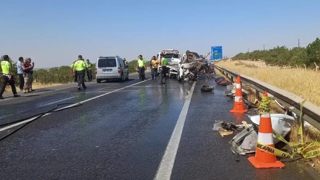 Birecik'te feci kaza: Otomobil ve motosiklet çarpıştı, 1 ölü