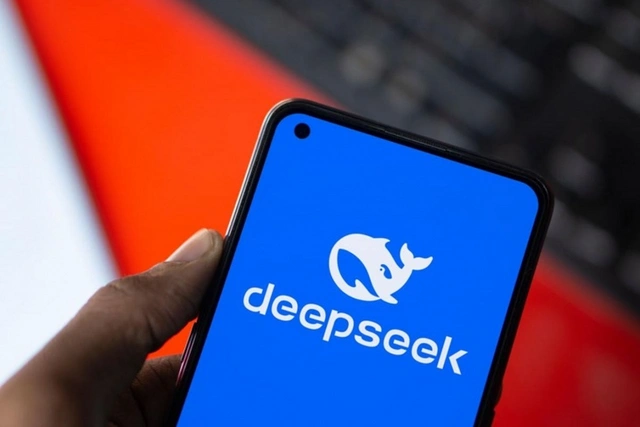 В США программисты нашли в открытом доступе базу данных китайского ИИ DeepSeek