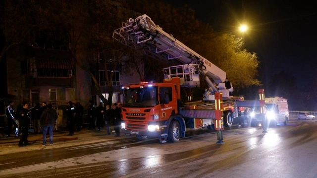 Edirne'de yangın paniği: Bina sakinleri sokağa döküldü