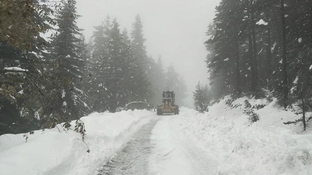 Kastamonu'da kış esareti: 8 köy yolu ulaşıma kapandı