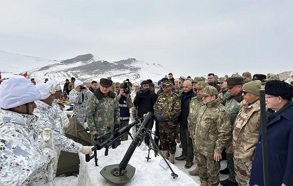 Azerbaycan askerleri Kış Tatbikatı-2025 kapsamında bazı silahları ilk kez kullandılar