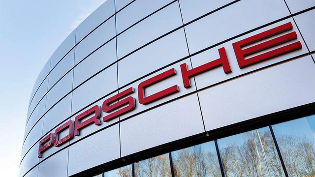 СМИ назвали Porsche самым уязвимым брендом в случае повышения Трампом пошлин