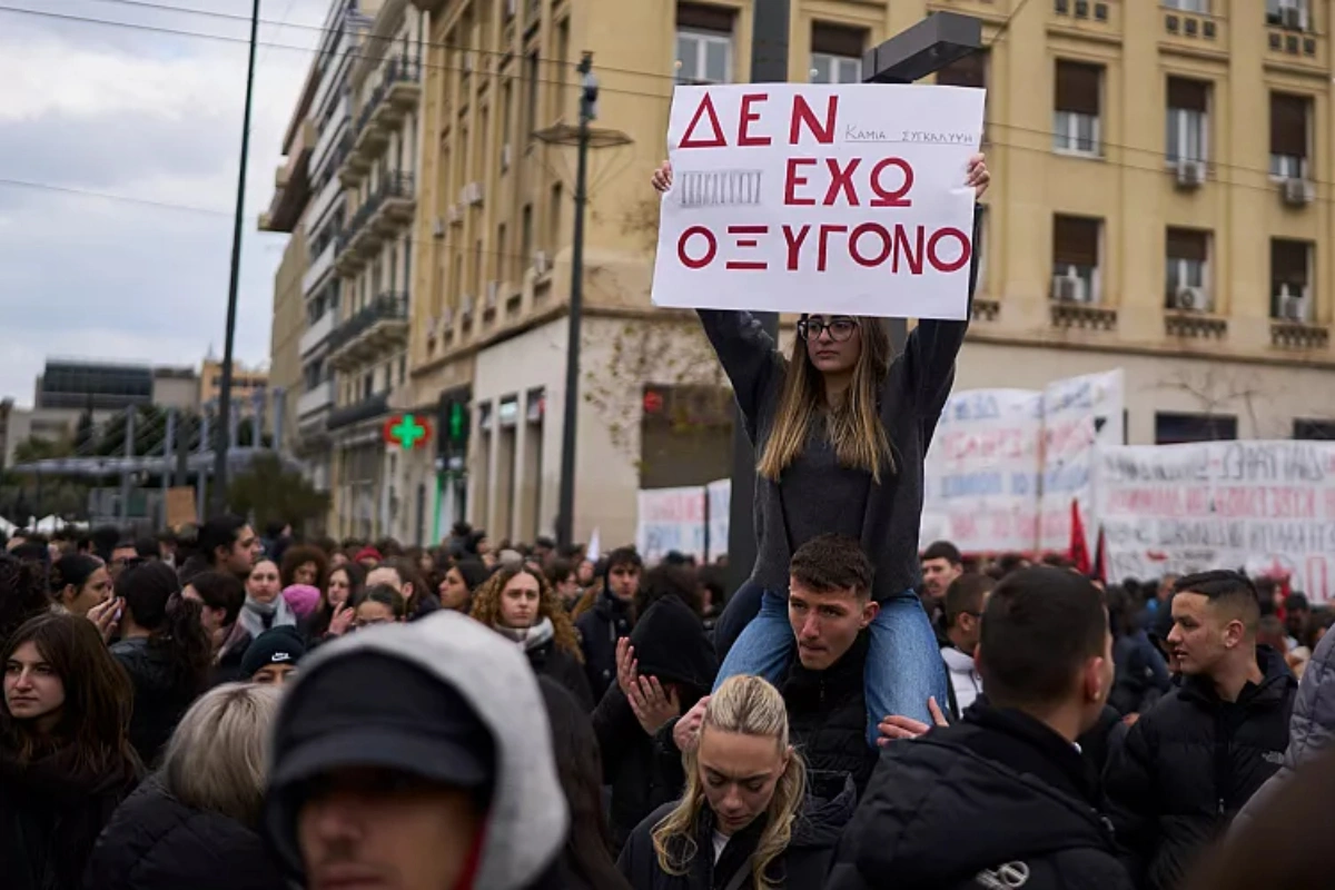 "У меня нет кислорода": новые подробности железнодорожной трагедии всколыхнули Грецию