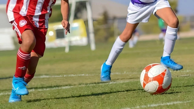 İzmir'de amatör maçta kan döküldü: 3 futbolcu ağır yaralı