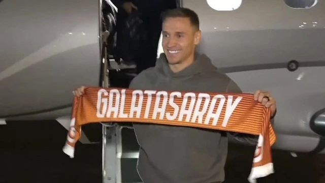 Galatasaray'ın yeni transferi: Przemysław Frankowski İstanbul'da