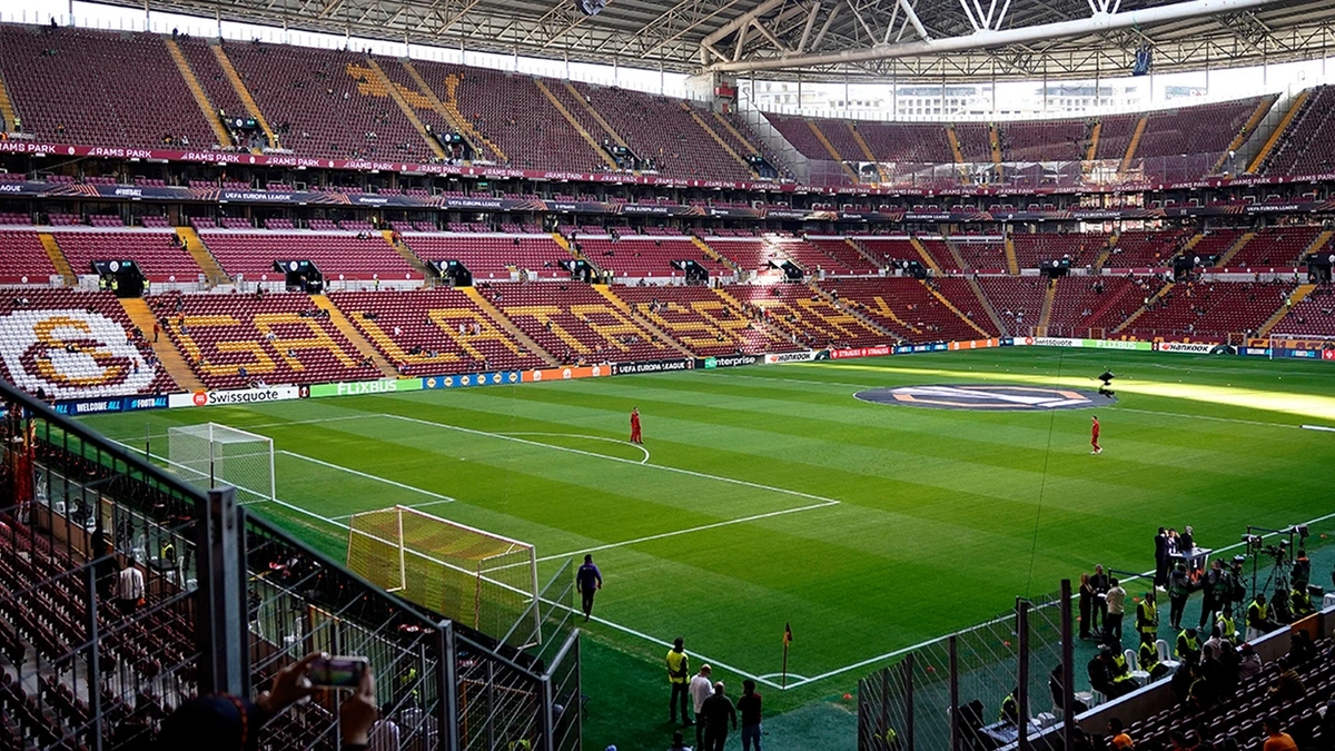 Galatasaray- Fenerbahçe derbisinin tarihi açıklandı