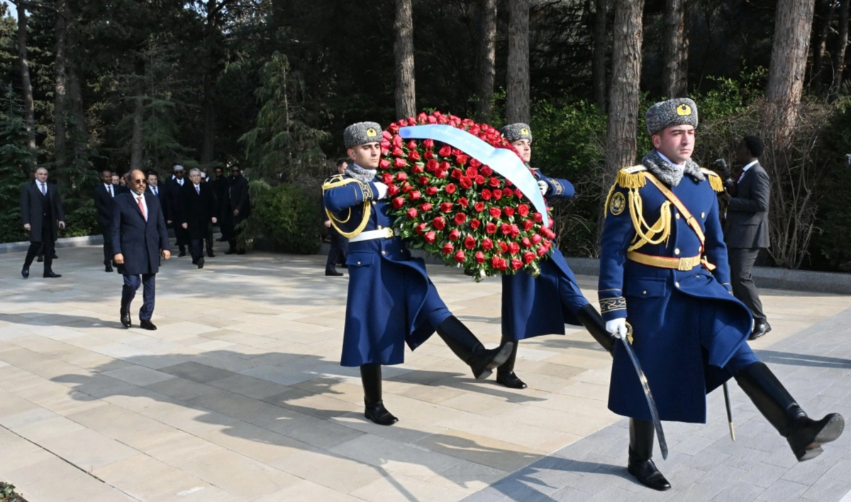 Somali Cumhurbaşkanı Fahri Hıyaban'da ulu önder Haydar Aliyev'in anısını andı