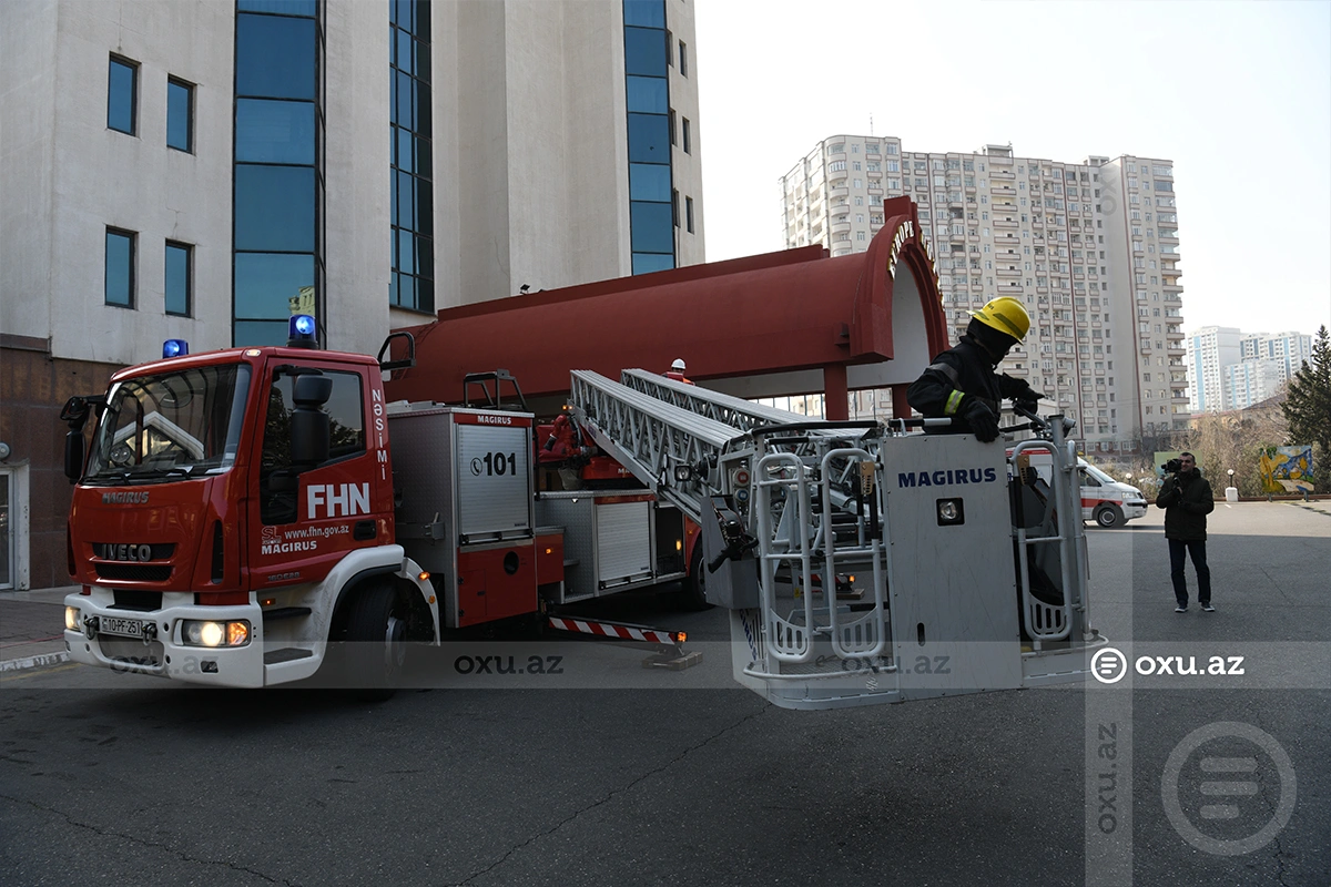 Bakıda mehmanxana otağı "tüstüləndi": FHN-in təlimindən GÖRÜNTÜLƏR