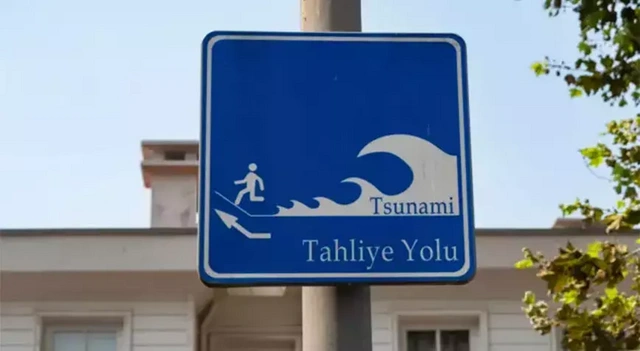 Ege kıyılarında tsunami riski var mı? Uzmanlar açıklıyor