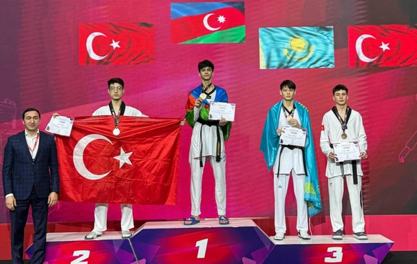 Azərbaycanın daha iki taekvondoçusu Türkiyədə qızıl medal qazanıb