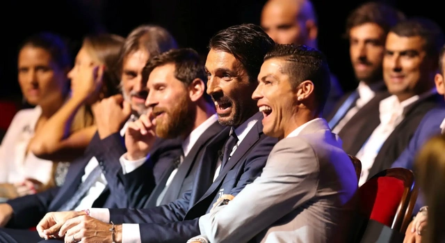 Buffon: "Ronaldu və Messi arasında seçim etmək futbolu təhqir etməkdir"