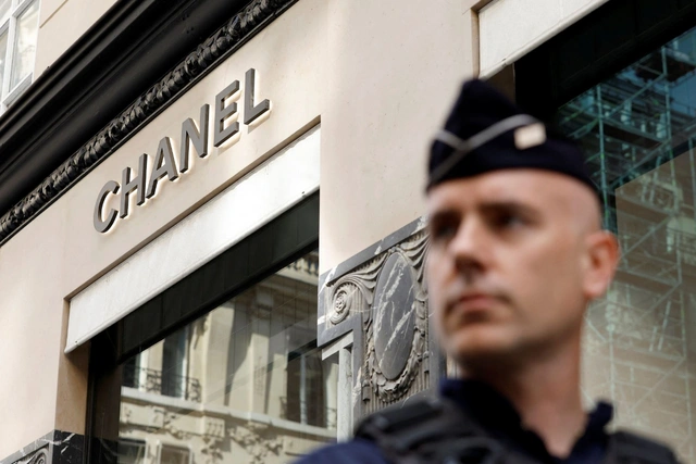 Во Франции задержали четырех человек по делу об ограблении бутика Chanel