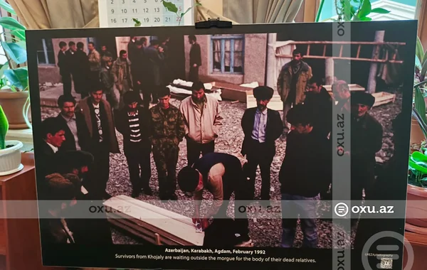 В Баку прошли презентация фотовыставки "ХОДЖАЛЫ: голос безмолвных в объективе Резы Дегати" и конференция